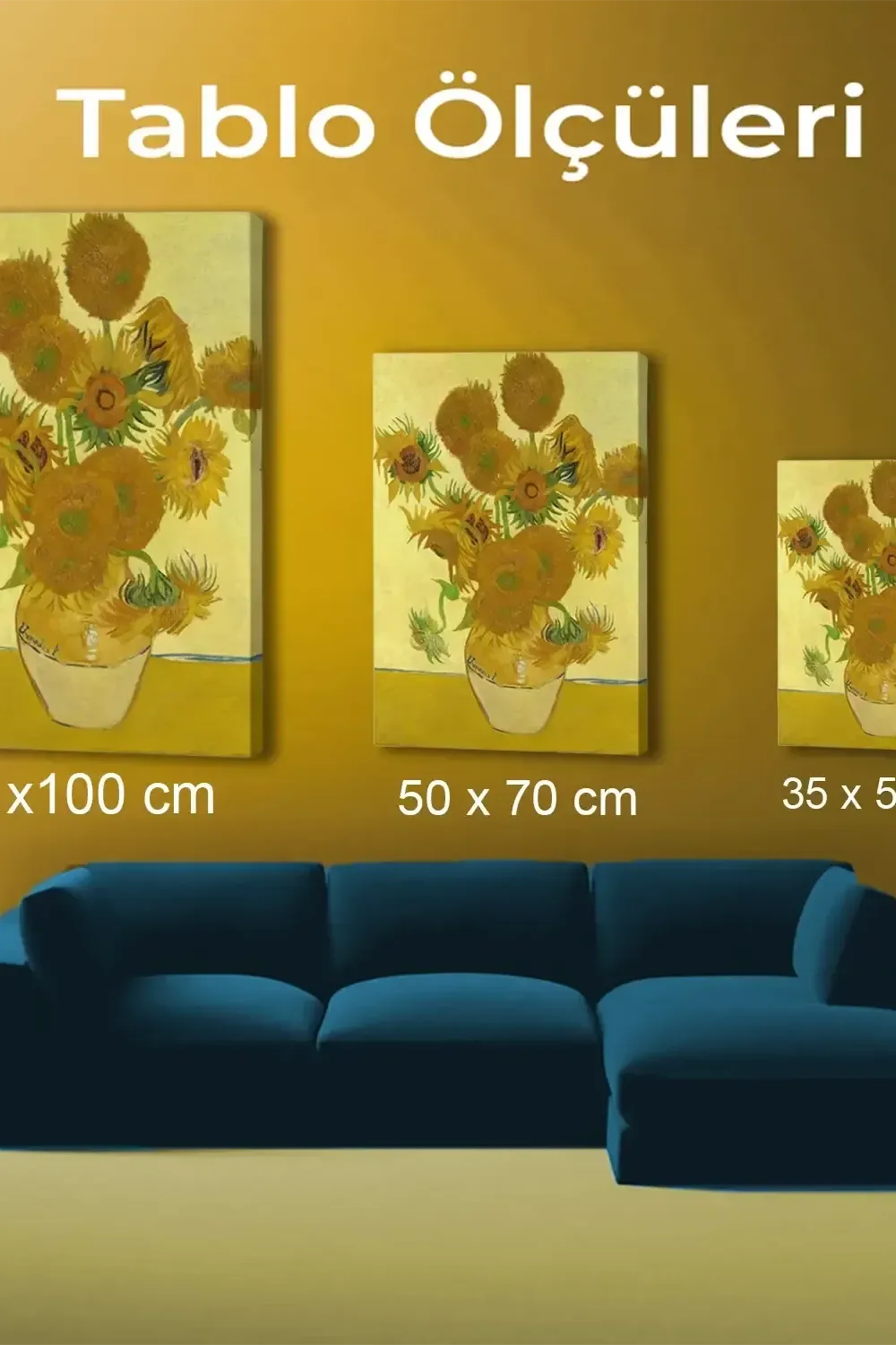 Kokteyl tablo olarak üç farklı ölçüde ayçiçeği tablosu ve mavi kanepe ile modern salon dekorasyonu