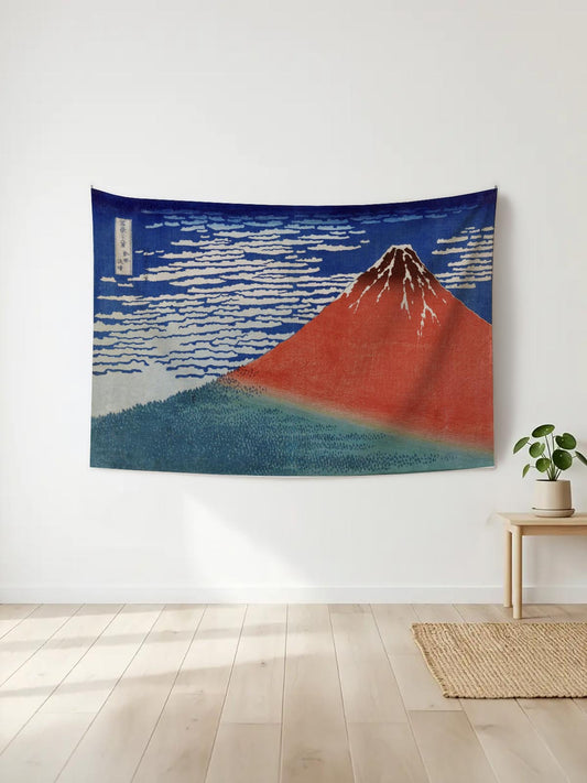 Hokusai'nin Kızıl Fuji Dağı tablosunu yansıtan, kırmızı, mavi ve yeşil tonlarında Japon sanatı duvar örtüsü.