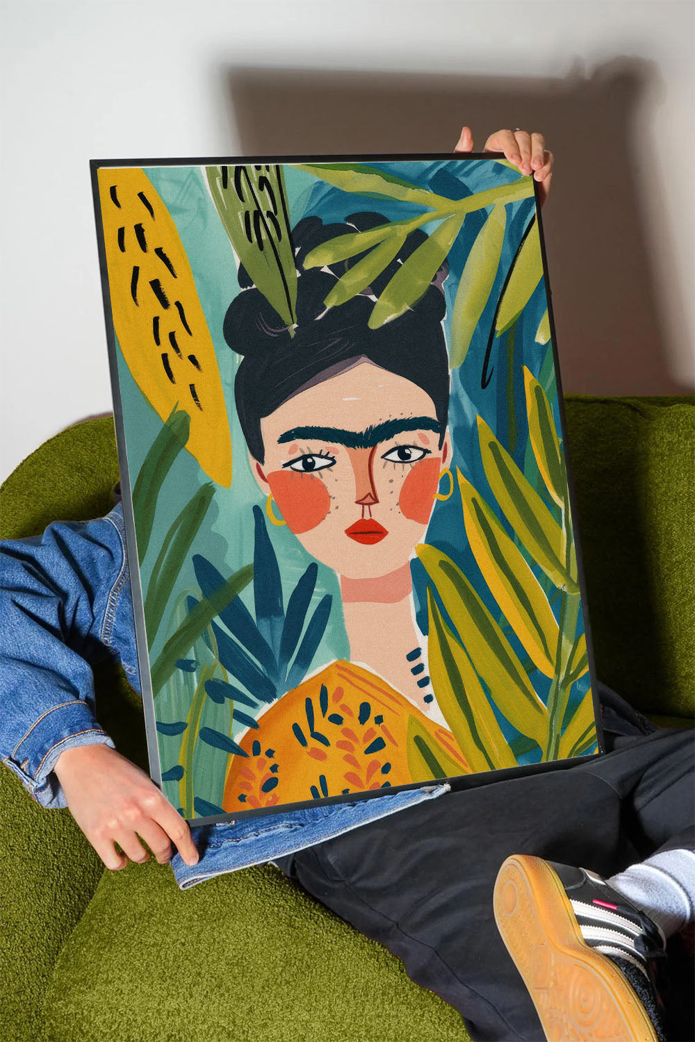 Frida Kahlo tarzı, tropikal yapraklı, renkli kadın portre çerçeveli tablo