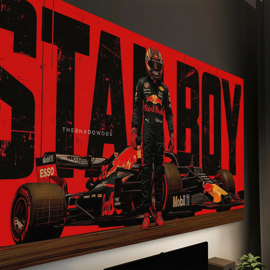 Kırmızı arka planda 'STARBOY' yazısı önünde F1 pilotu Max Verstappen ve Red Bull yarış arabası kanvas tablo.