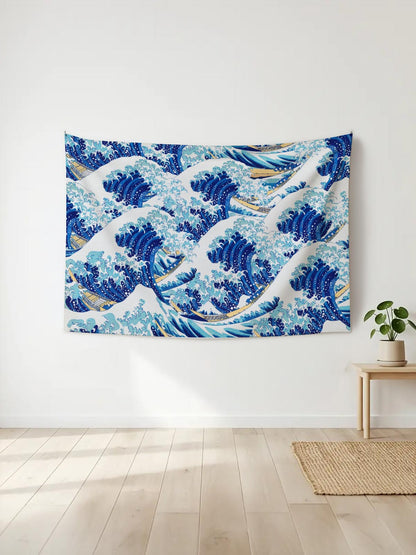 Hokusai'nin Büyük Dalga eserinden esinlenilmiş, mavi ve beyaz tonlarında, dinamik dalga desenli duvar örtüsü.
