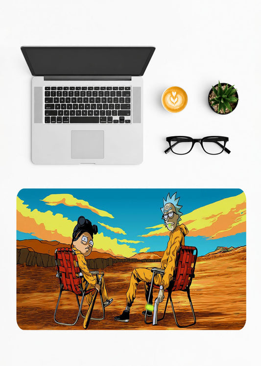 Rick ve Morty karakterlerinin çöl manzarasında oturduğu desenli büyük boy oyuncu mousepad