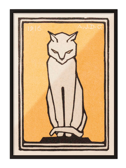 1916 tarihli, Art Deco tarzı, sarı-turuncu arka plan üzerinde oturan beyaz stilize kedi figürlü vintage poster.
