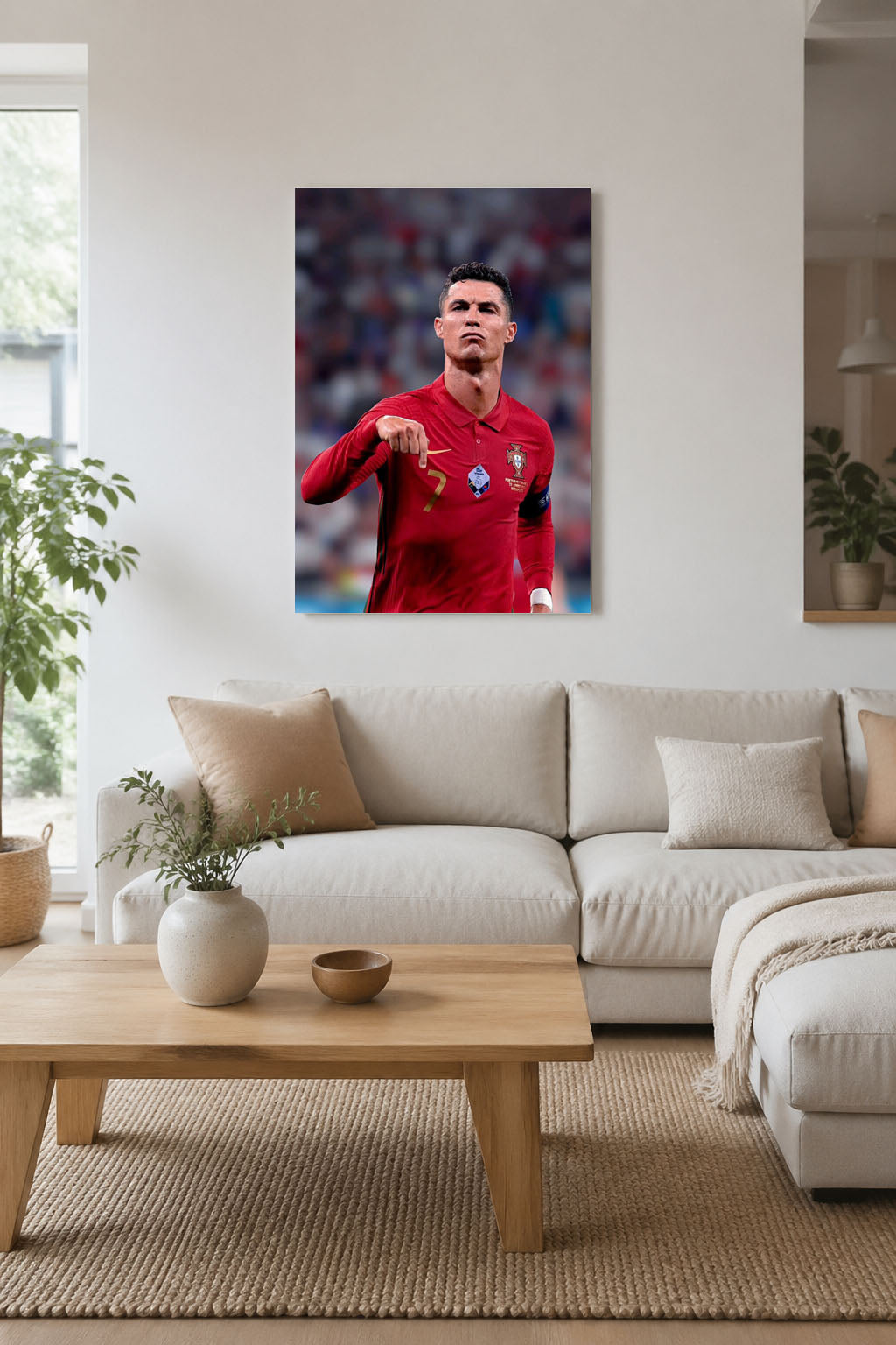 Kırmızı forma içerisinde kararlı duruş sergileyen Cristiano Ronaldo figürlü kanvas tablo