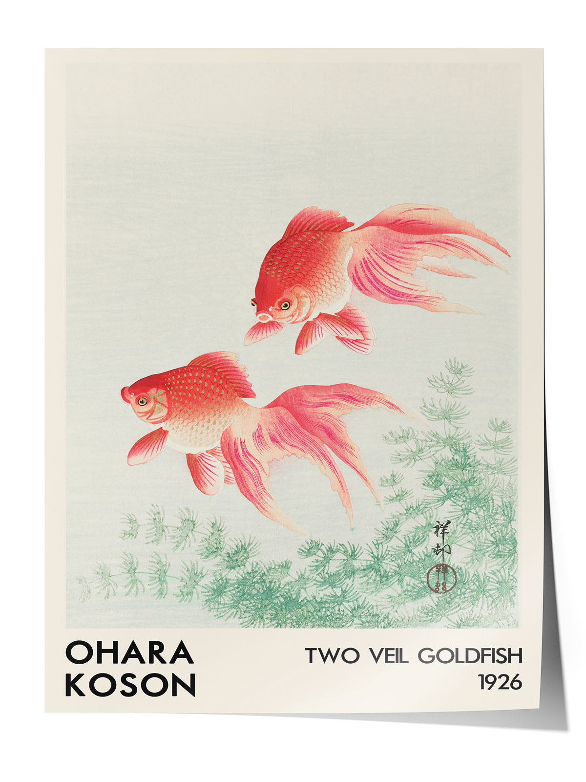 Ohara Koson'un 1926 tarihli, iki pembe tül kuyruk Japon balığı ve yeşil su bitkileri içeren sanatsal posteri.
