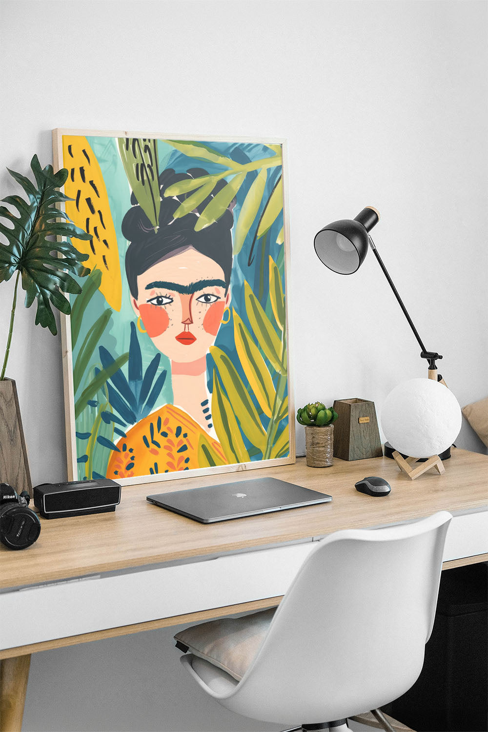 Frida Kahlo tarzı, tropikal yapraklı, renkli kadın portre çerçeveli tablo