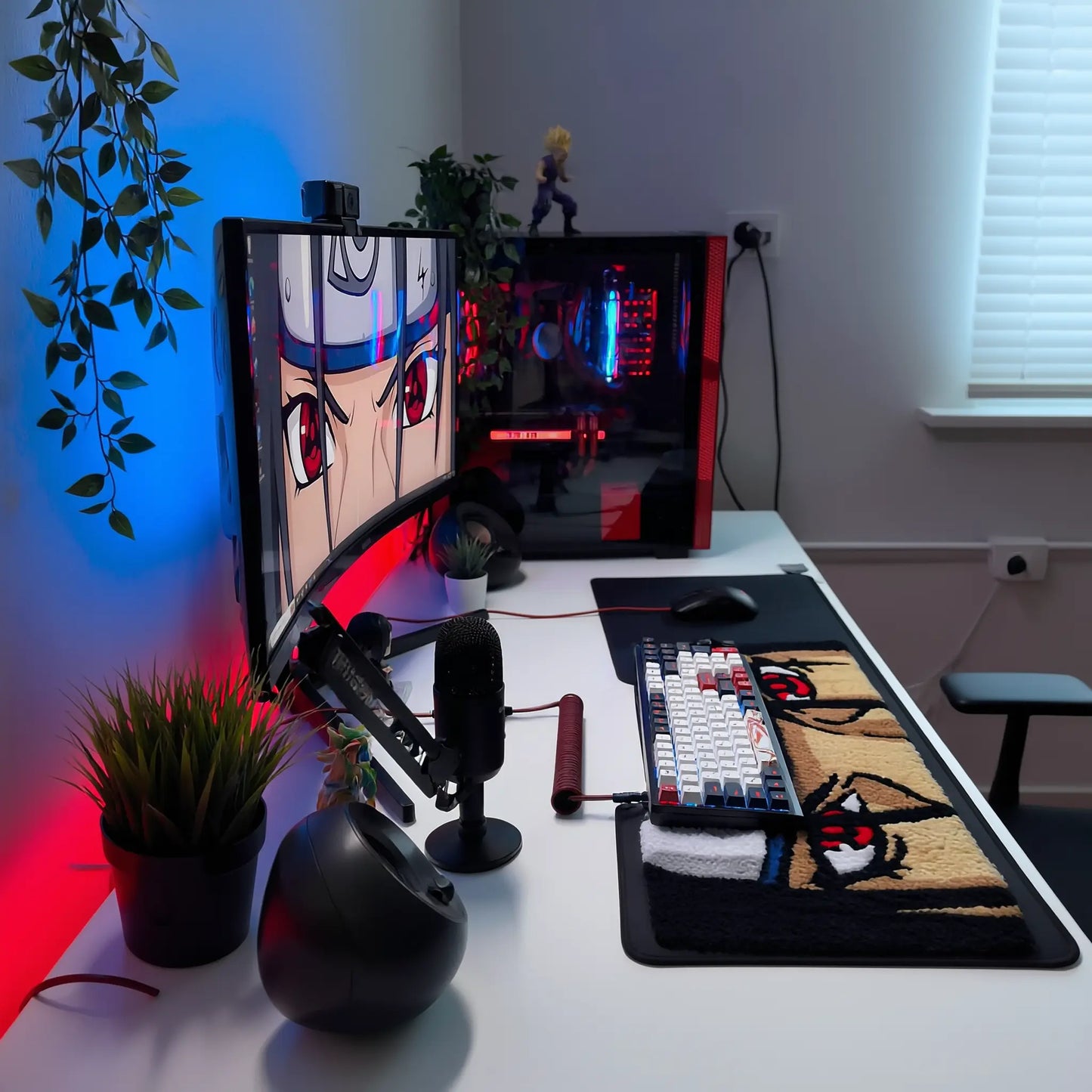 Itachi Uchiha Klavye Halısı