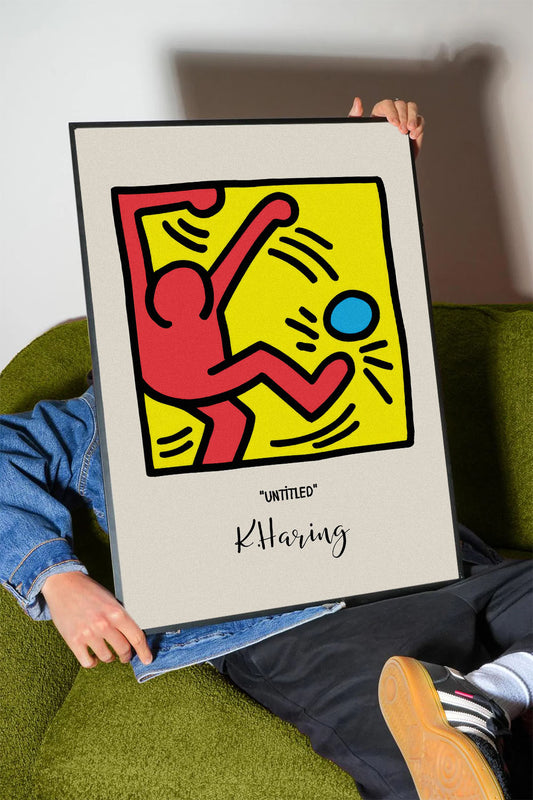 Keith Haring tarzı, kırmızı figürlü, sarı zeminli, mavi küreli modern çerçeveli poster