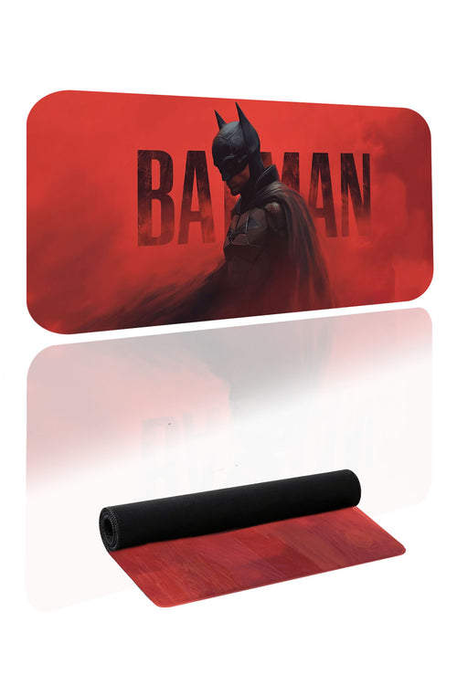 Kırmızı arka plan üzerinde Batman figürü bulunan büyük boyutlu desenli oyuncu mousepad