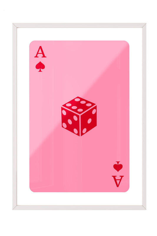 Pembe zemin üzerinde maça ası iskambil kartı ve kırmızı zar figürü içeren modern çerçeveli poster