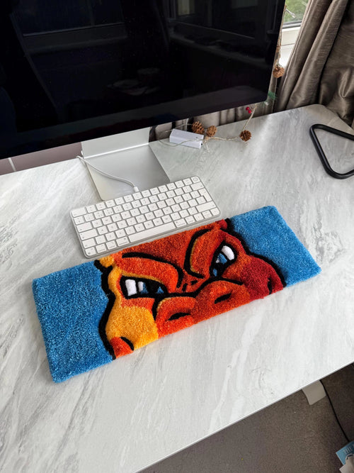 Charizard Klavye Halısı