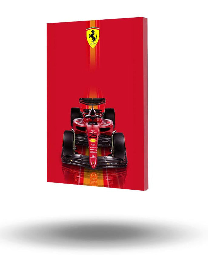 Kırmızı dokulu zemin üzerinde önden görünüm Ferrari F1 yarış arabası ve üstte Ferrari logosu bulunan modern kanvas tablo.