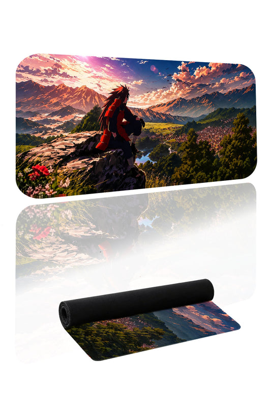 Madara Uchiha karakteri içeren dağ manzaralı desenli büyük oyuncu mousepad