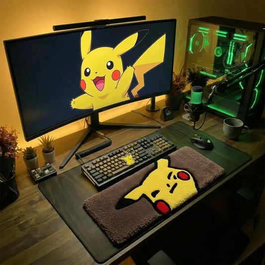 Kahverengi peluş Pikachu klavye halısı, sarı Pikachu desenli, oyun masası için.
