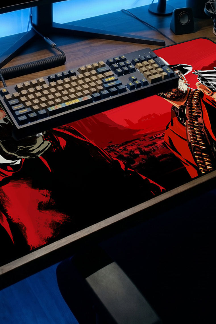 Arthur Morgan ve John Marston figürlü kırmızı ağırlıklı desenli büyük oyuncu mousepad