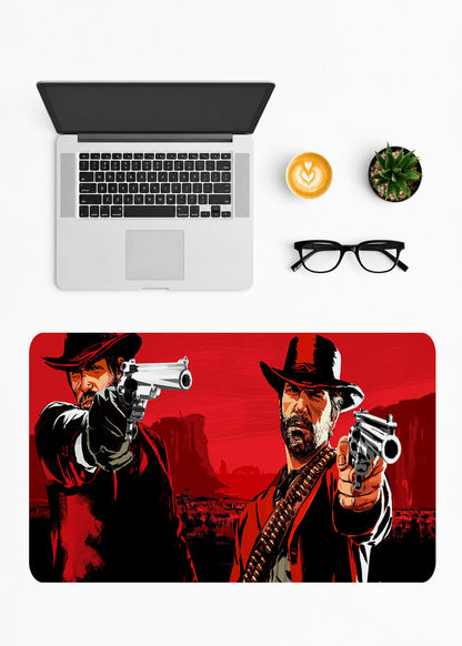 Arthur Morgan ve John Marston figürlü kırmızı ağırlıklı desenli büyük oyuncu mousepad