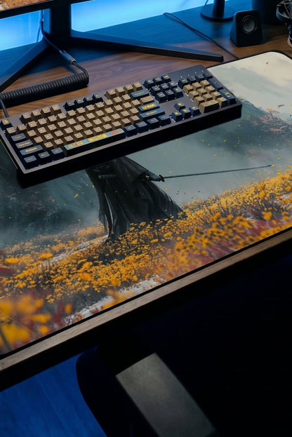Samuray figürlü sarı çiçekli desenlere sahip büyük boy geniş mousepad