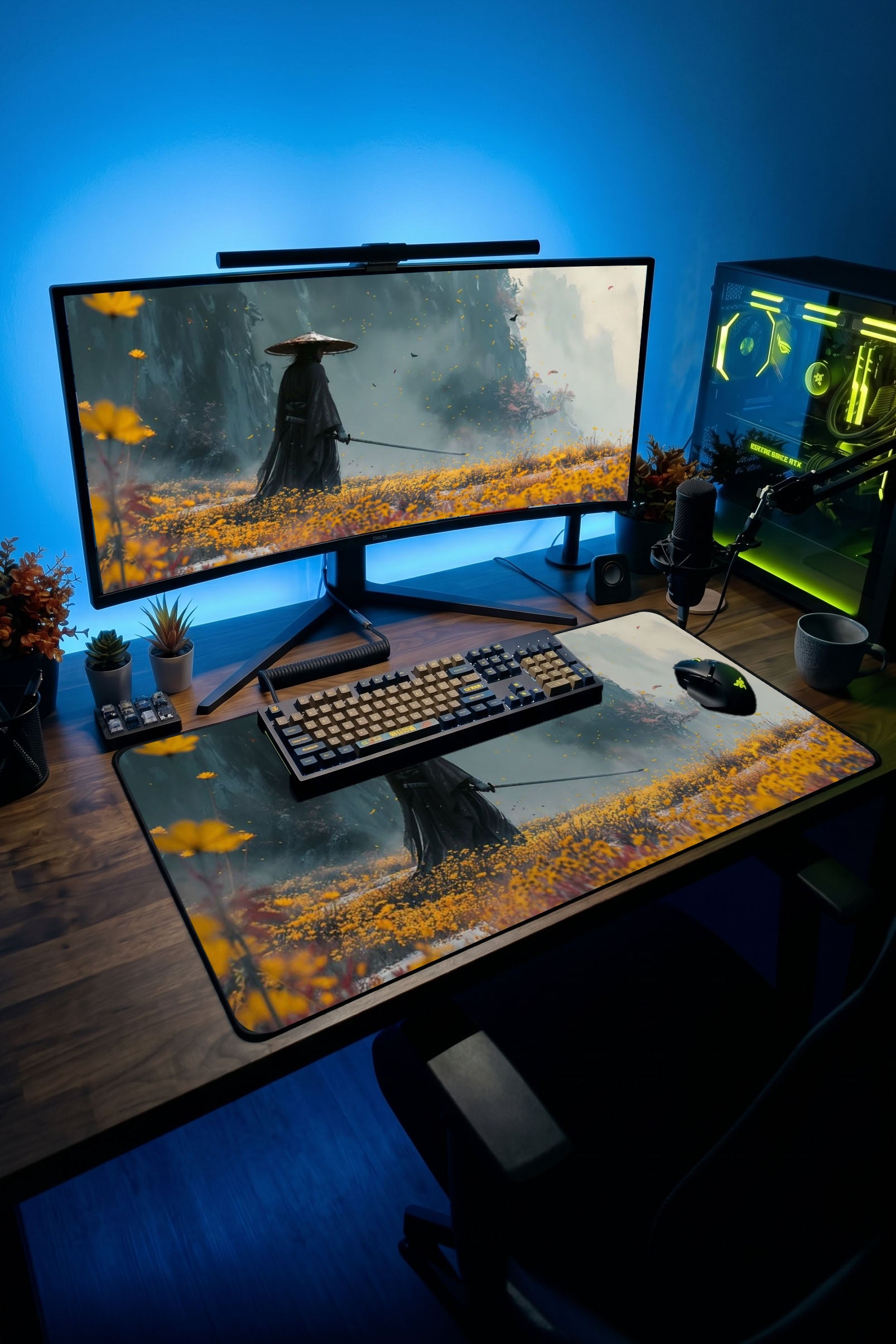 Samuray figürlü sarı çiçekli desenlere sahip büyük boy geniş mousepad
