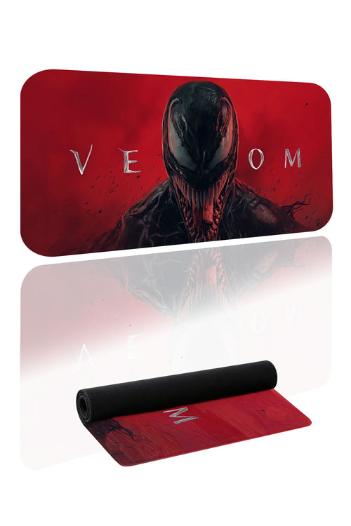 Kırmızı renkli Venom figürlü desenli büyük oyuncu mousepad görseli